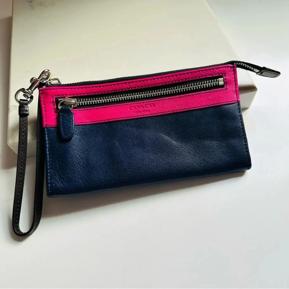Coach Legacy LeatherColor Block Zippy Wallet Navy/Fuchsia - Picture 2 of 13